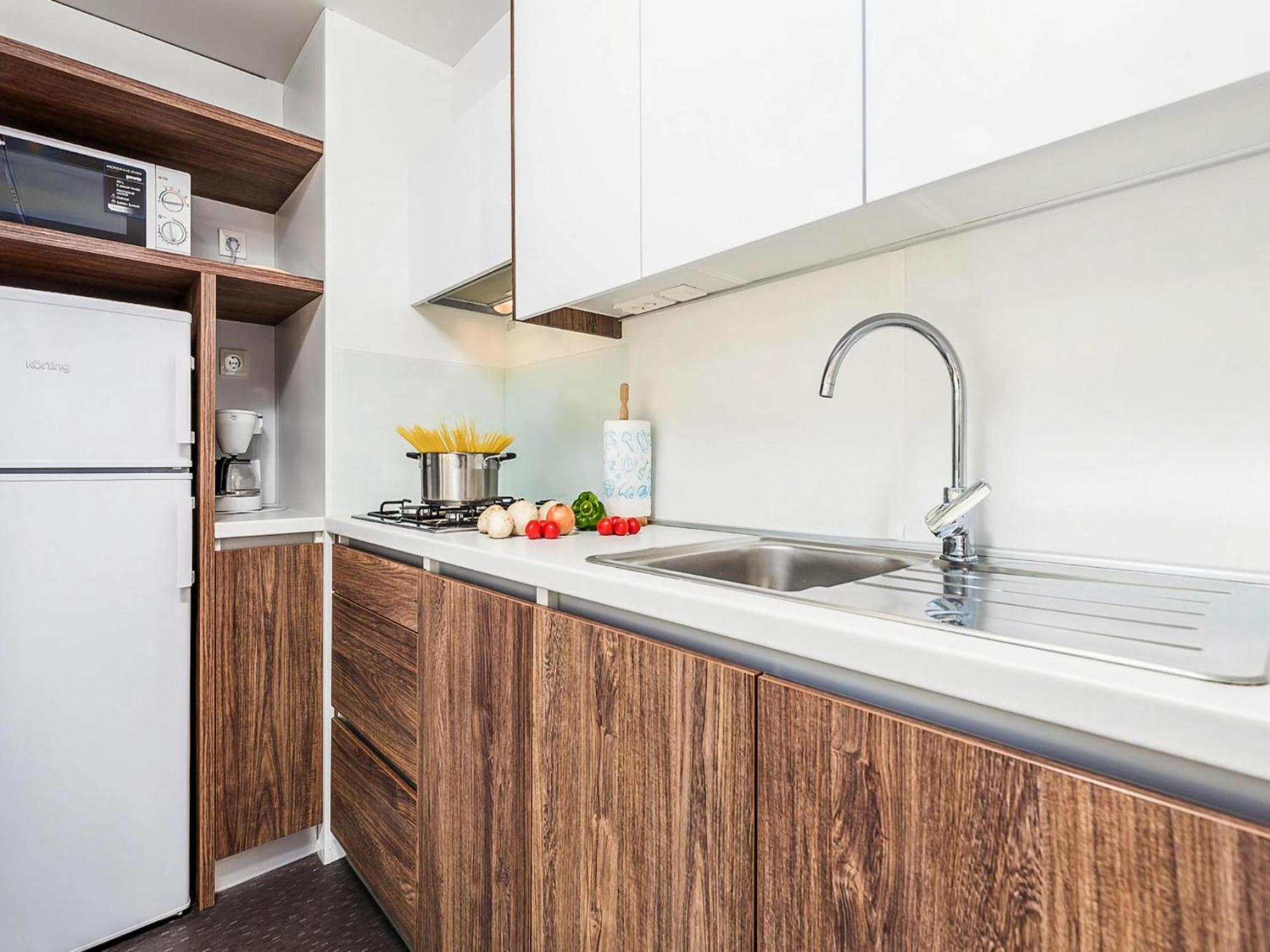 Mobile Homes Mediteran In Caravan Park Strasko, 노바야 외부 사진