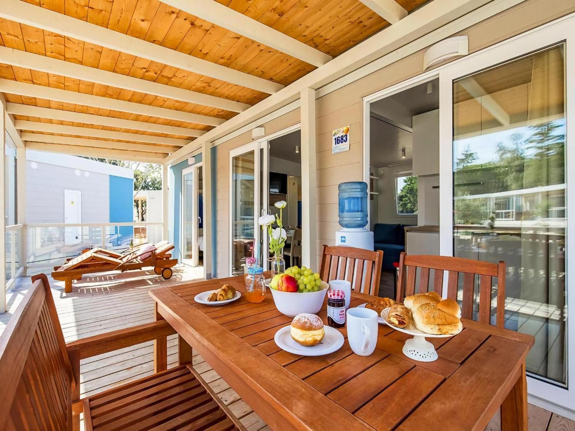 Mobile Homes Mediteran In Caravan Park Strasko, 노바야 외부 사진
