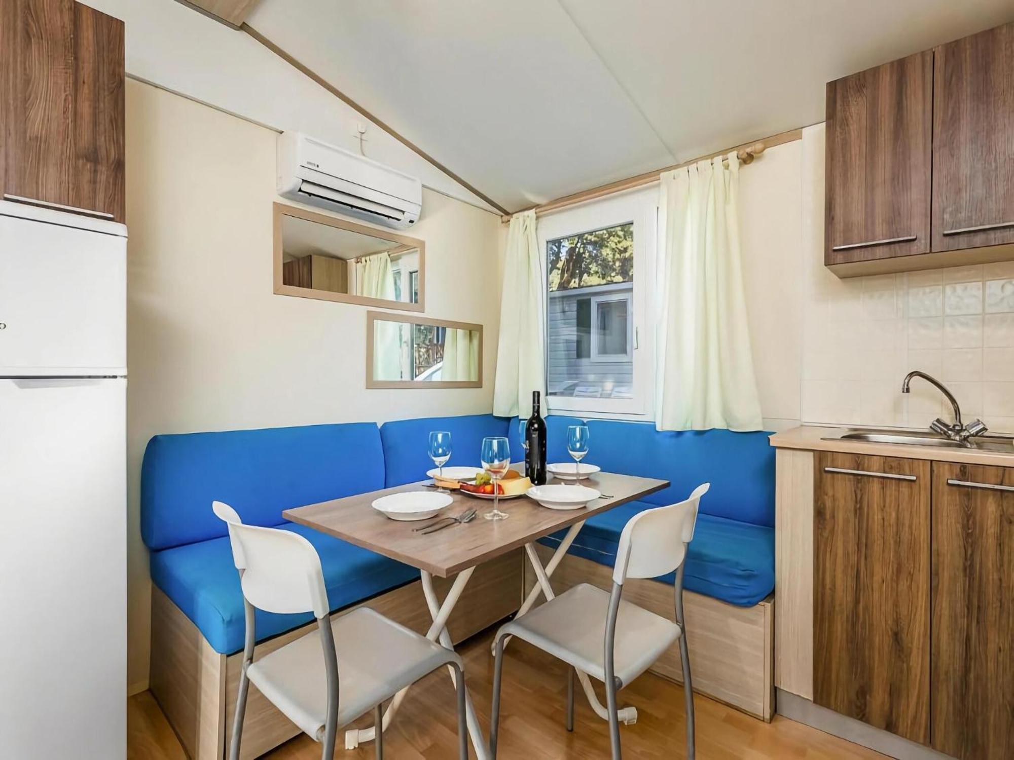 Mobile Homes Mediteran In Caravan Park Strasko, 노바야 외부 사진